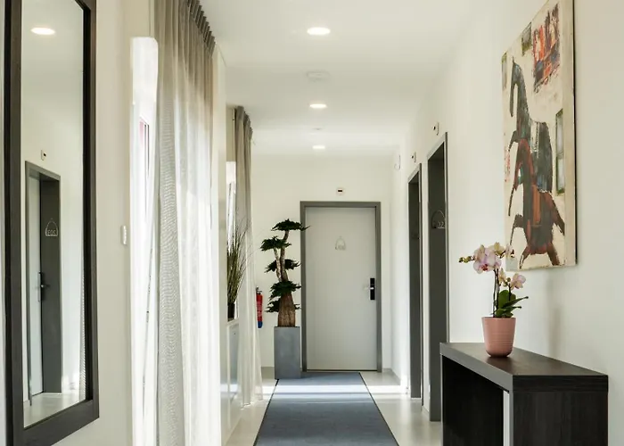 Motel-residence O Pied A Terre Hotel apartamentowy 3*