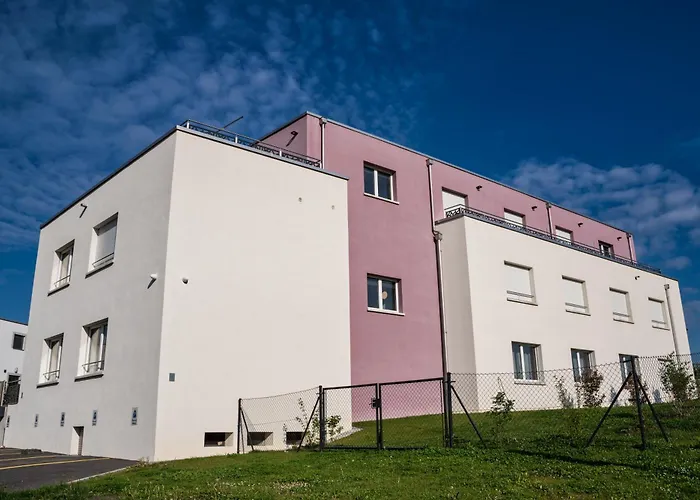 Motel-residence O Pied A Terre Hotel apartamentowy Montilliez